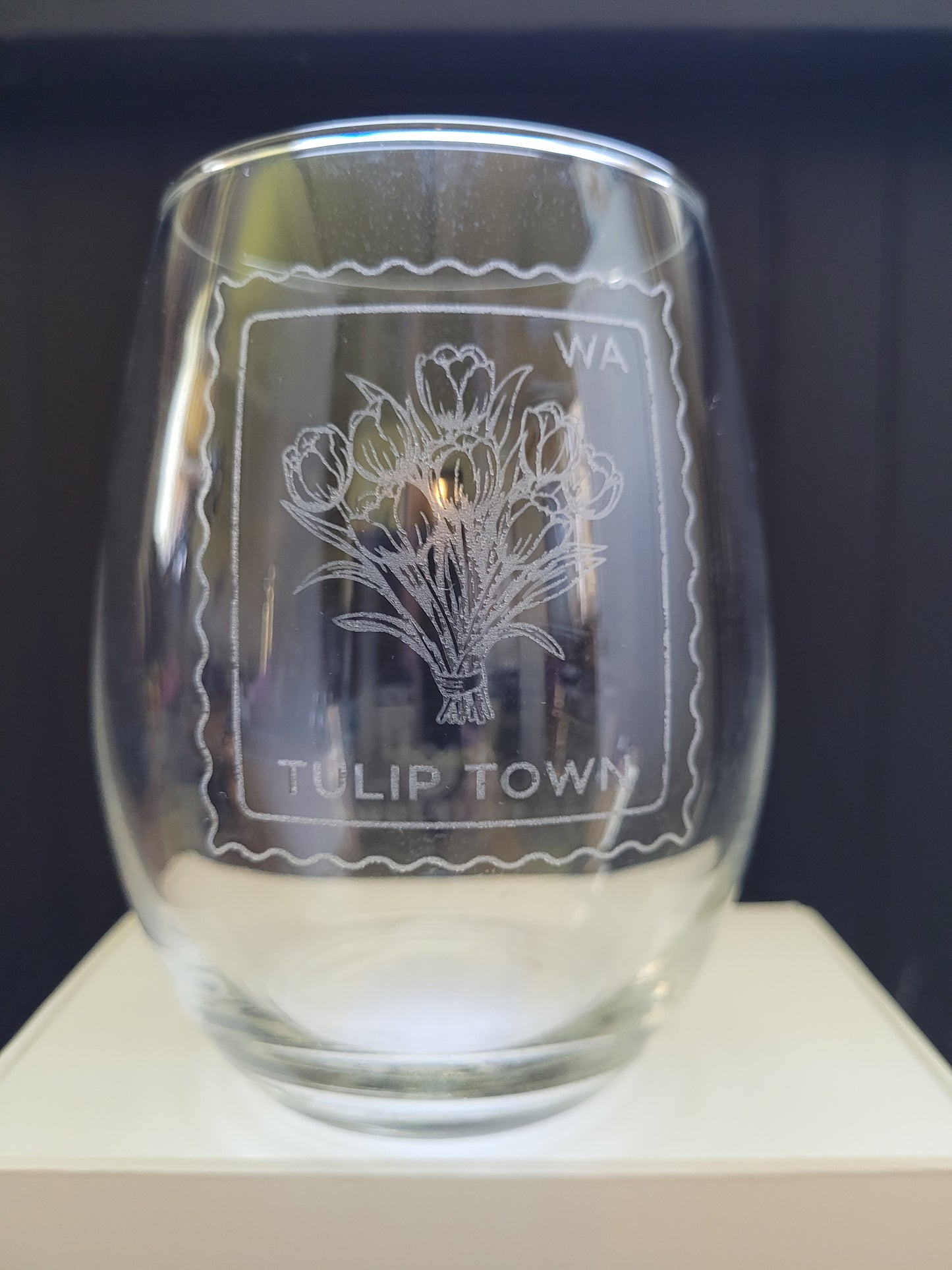 Tulip Town Stemless Wine Glass